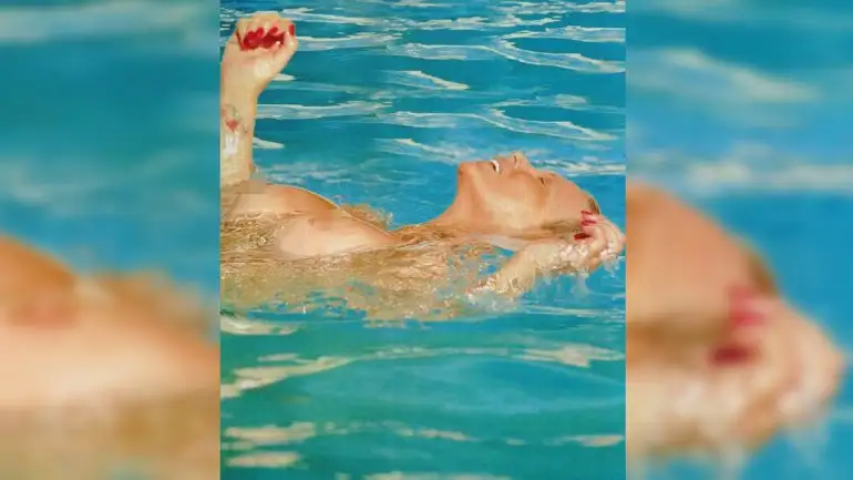 El topless de Carmen Barbieri en Mar del Plata