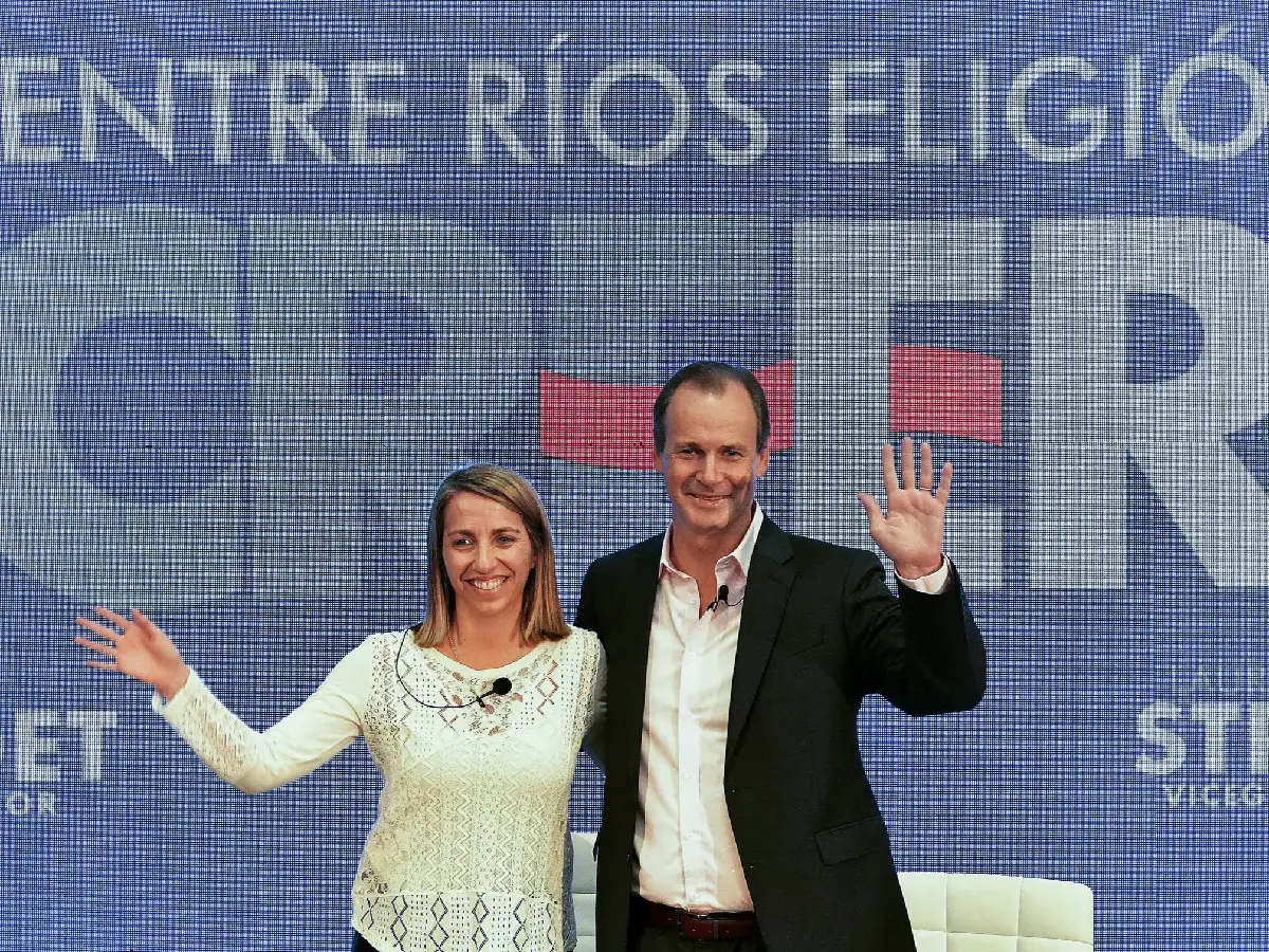 El gobernador peronista se impone por casi 20 puntos sobre el diputado nacional de Cambiemos Atilio Benedetti. "Debe darse una construcción de consensos en el ámbito nacional más allá de los nombres propios", sostuvo el mandatario