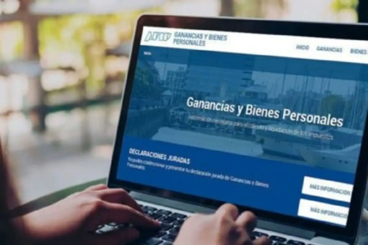 A partir de agosto, solo aquellos que perciban remuneraciones superiores a $700.875 estarán sujetos al tributo.