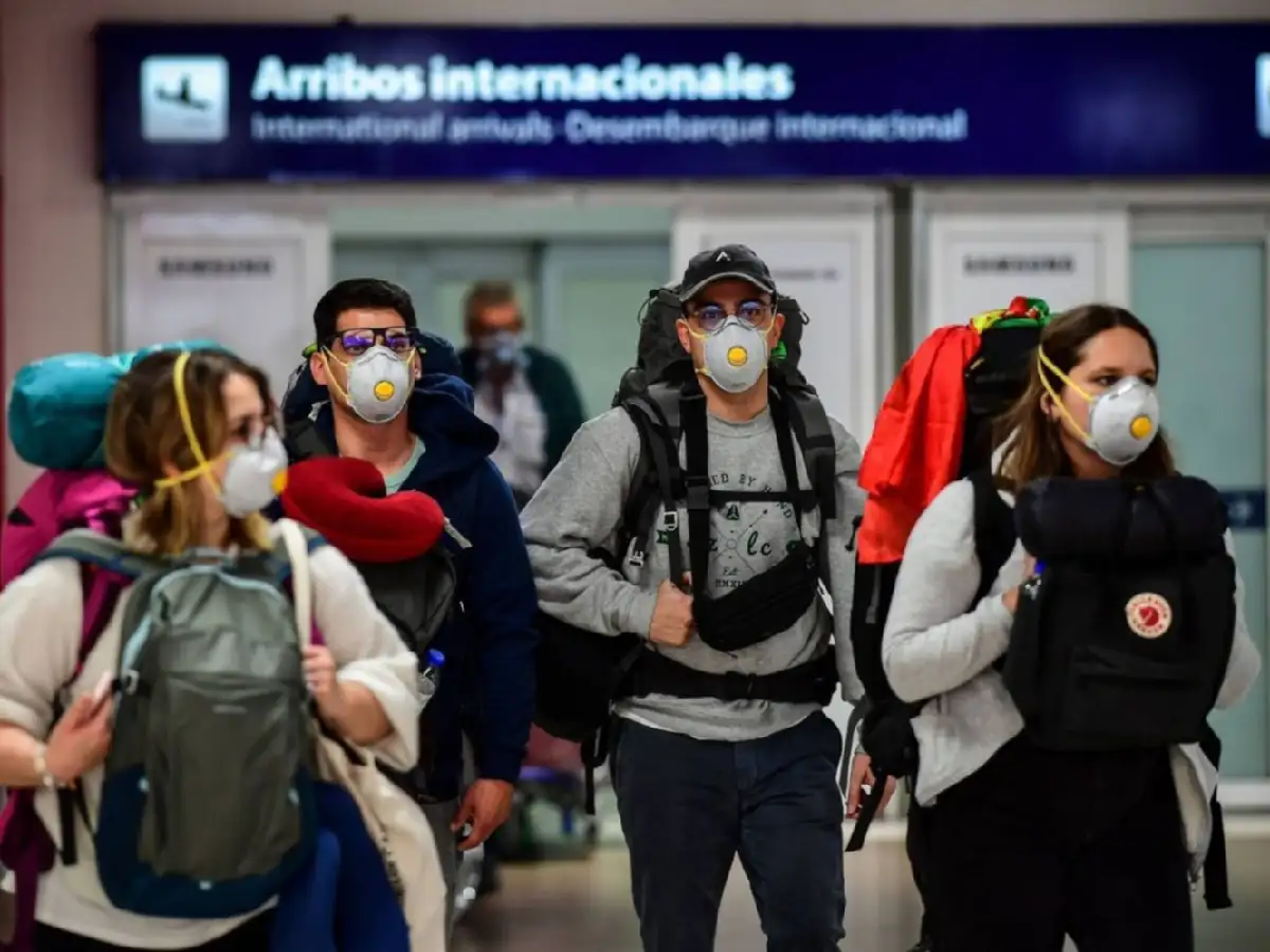 Advierten que habrá “miles de varados” por el nuevo cupo para pasajeros provenientes del exterior
