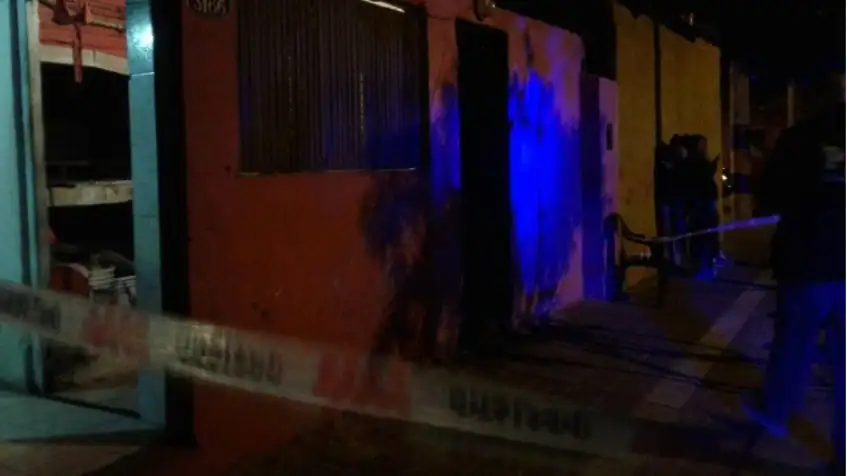 Encontró a su hijo asesinado en el patio de su casa