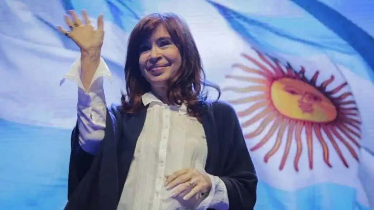 Cristina sobre el blanqueo de los Macri: “Era tu papá, eras vos y tu mamá también”