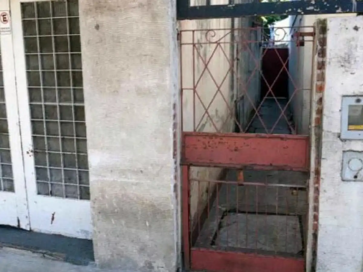 Horror en Rosario: su pareja la tuvo cautiva 20 años, la encadenaba a la pata de la cama y hasta le cambió el nombre