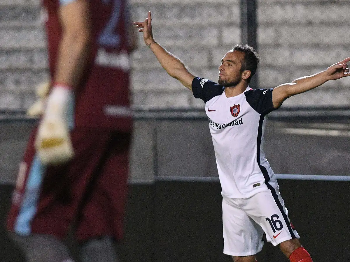 De la mano de Belluschi
