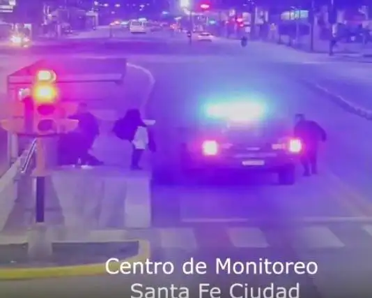 Tres detenidos tras un robo a una mujer policía