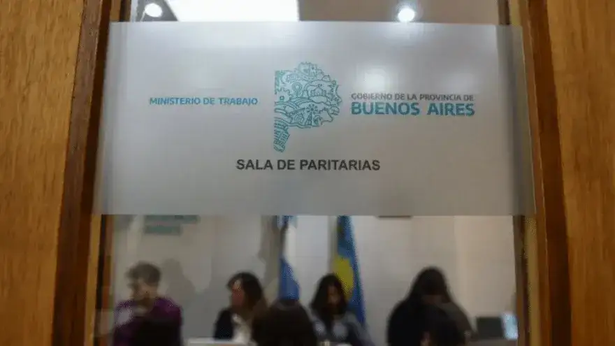 Paritarias bonaerenses: los estatales no tendrán aumento en septiembre y deberán esperar hasta noviembre