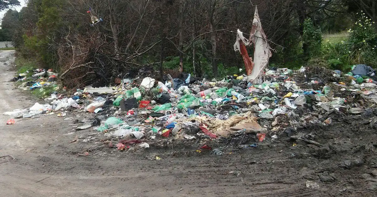 En Jorge Newbery, piden desde hace seis meses que se limpie un microbasural