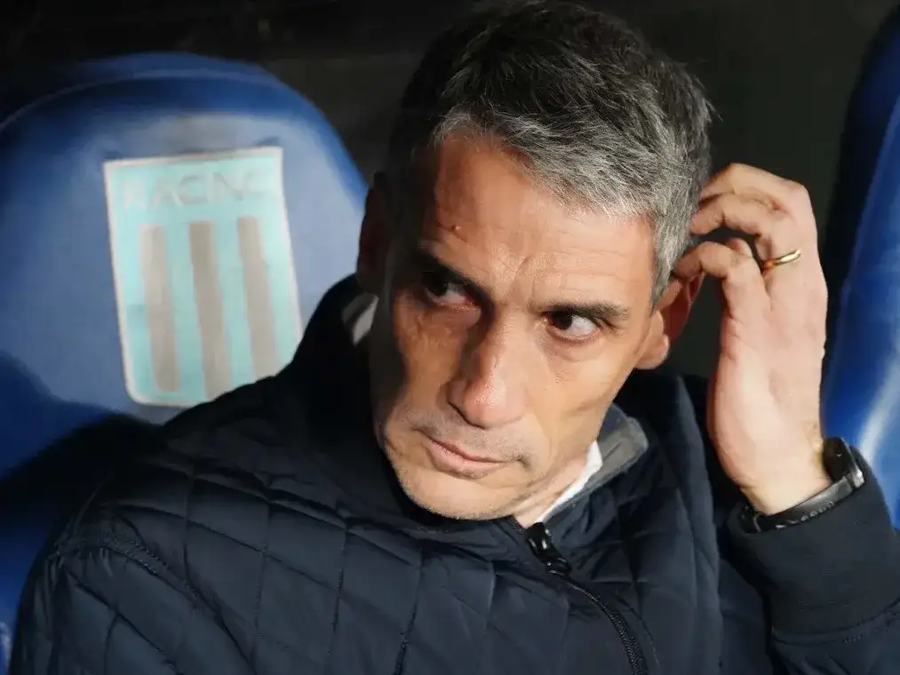 Vojvoda dejó de ser el entrenador de Racing tras la eliminación ante Boca
