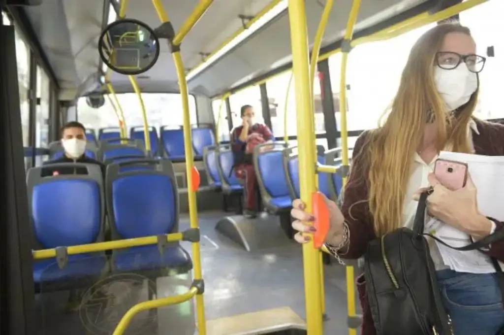 Tras 23 días de paro, vuelven a funcionar los colectivos en Rosario