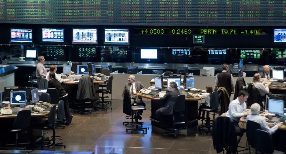 Tras el desplome, la bolsa porteña rebota un 0,8% por compras de oportunidad