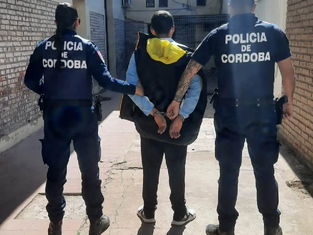 Amenazó e intento agredir a policías  en un control: quedó detenido 