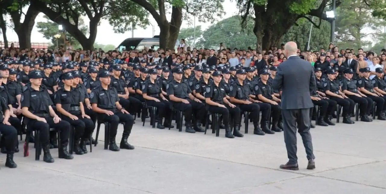 Incorporarán más de 2.900 policías en Santa Fe durante 2023