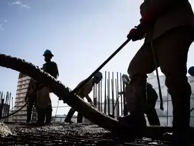 El empleo sigue en caída
