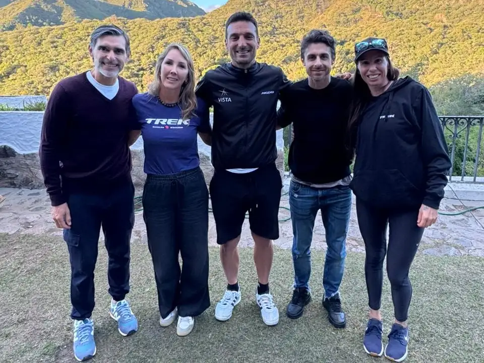 Ayala, Scaloni y Aimar con Carolina Pérez