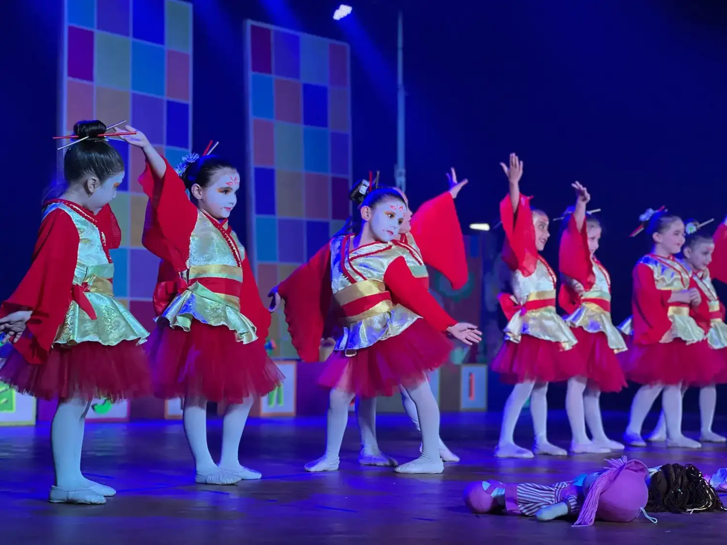 Las alumnas más jóvenes de la Escuela Municipal de Teatro Musical presentan Comedia Mágica en el Centro Cultural
