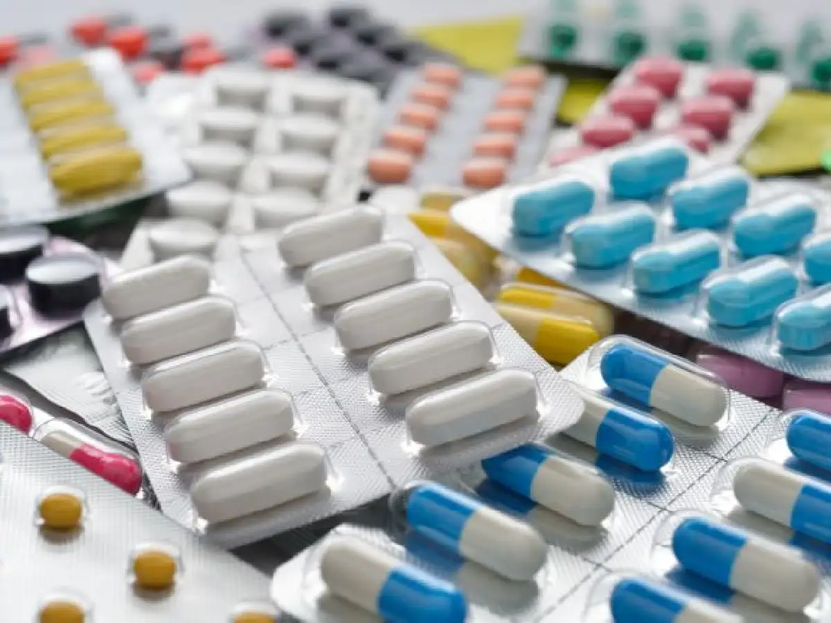 El Gobierno y los laboratorios acordaron rebajar 8% y congelar los precios de los medicamentos
