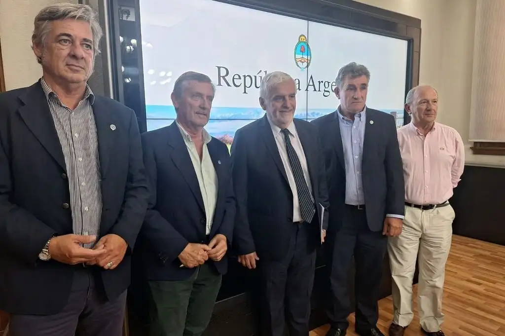 Defensa de las economías regionales y críticas a la fuerte presión impositiva, claves del pronunciamiento agropecuario.