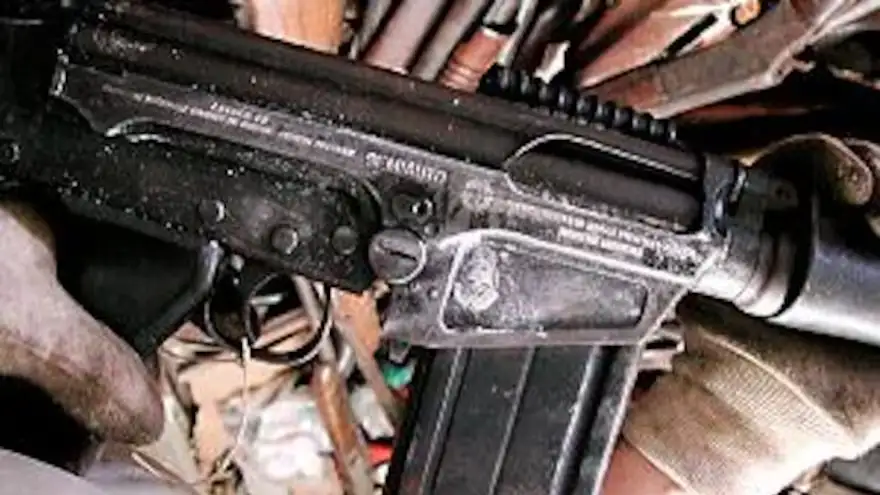 FAL del Ejército argentino secuestrado en una favela de Río de Janeiro a principios de los años 2000