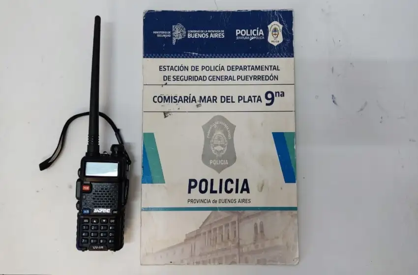 Alem: detuvieron a un hombre que intentaba robar autos con un inhibidor y agredió a una mujer policía