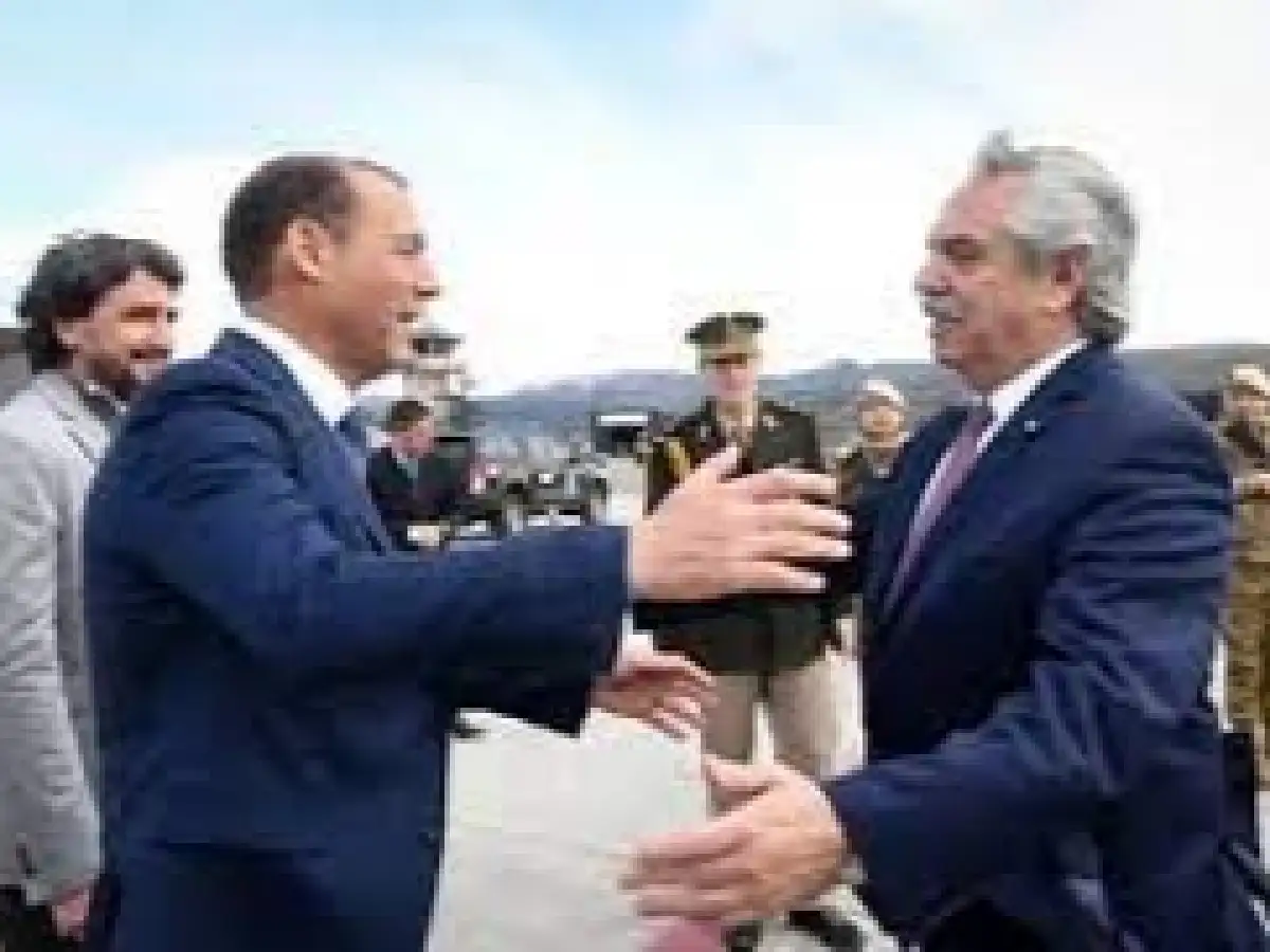Alberto Fernández visita Neuquén y se reúne con mapuches