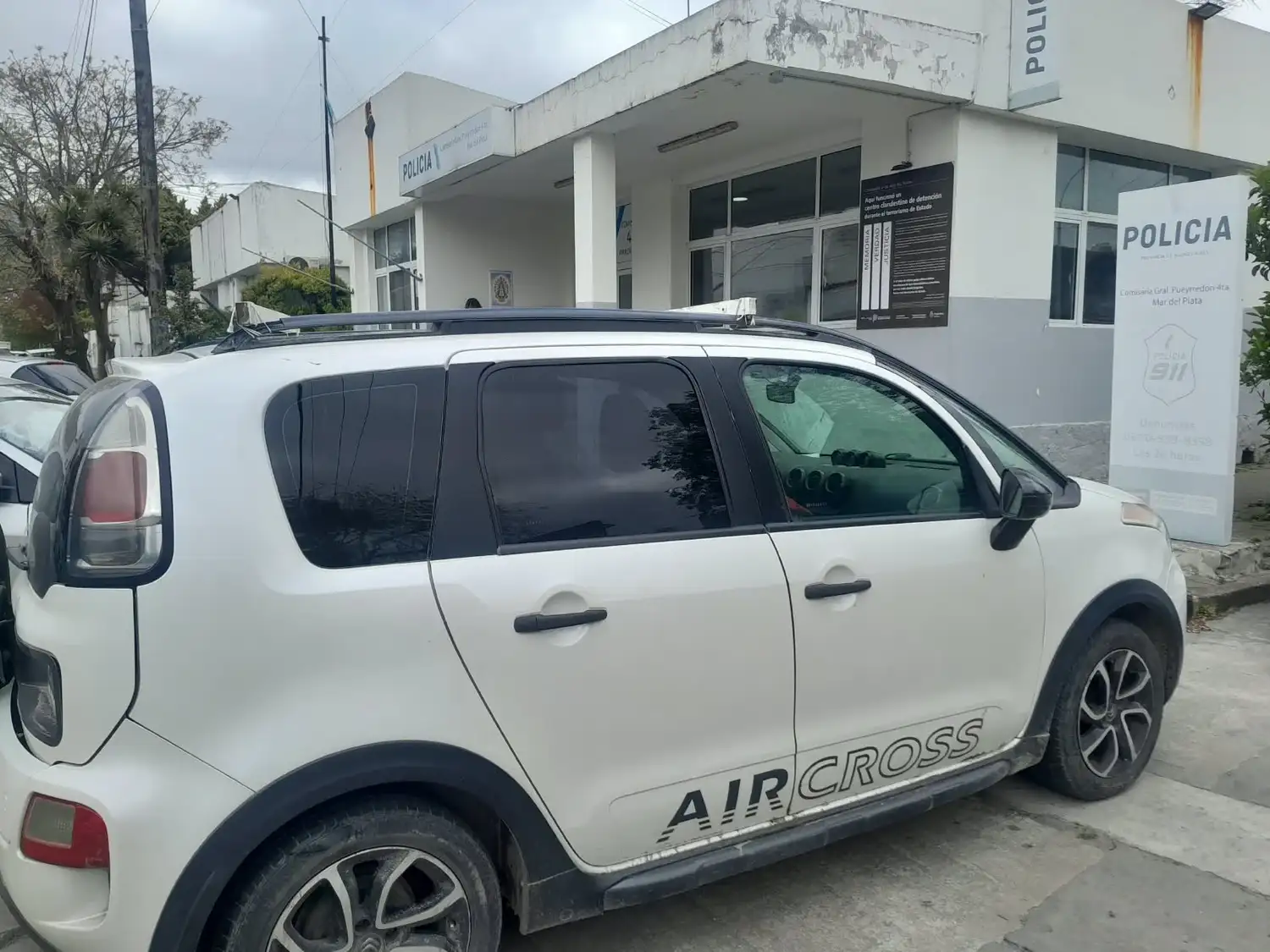 Robó un auto, escapó en contramano y terminó detenido tras una persecución