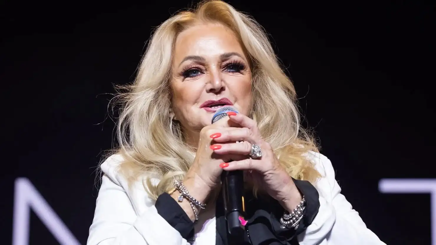 Adiós a Bonnie Tyler, ícono del pop-rock de los años 80.