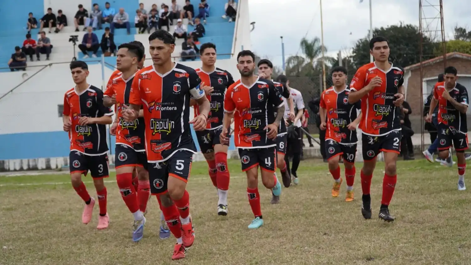 Defensores y La Hidráulica se enfrentan en un clásico con la punta en juego