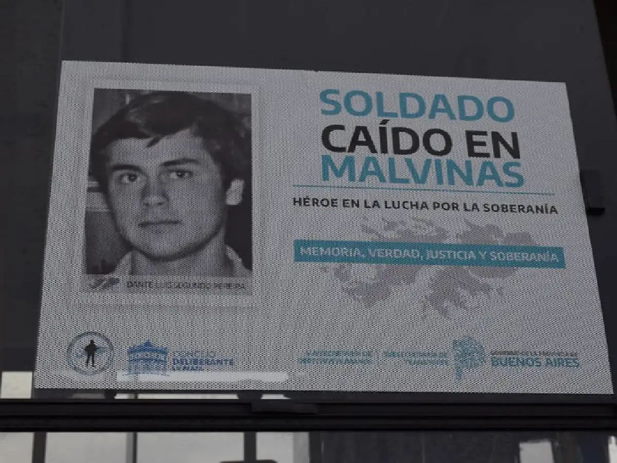 En La Plata los colectivos llevarán una imagen de combatientes caídos en la guerra de Malvinas