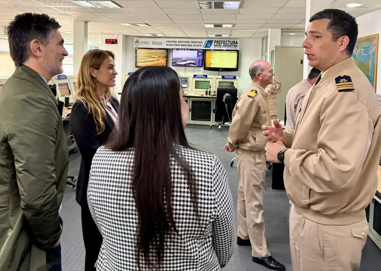 Durante la jornada, las autoridades de la fuerza explicaron el marco operativo y los protocolos que aplica la Autoridad Marítima Nacional.