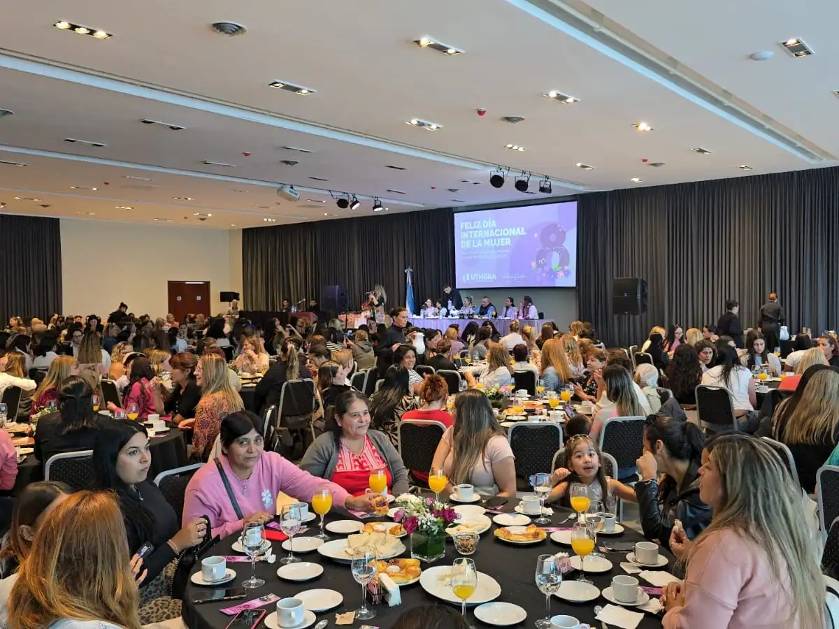 Con una concurrida merienda se conmemoró el Día Internacional de la Mujer