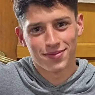 Conmoción en General Belgrano: un joven fue golpeado a la salida de un boliche y pelea por su vida