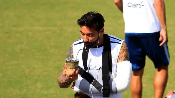 El yeso de Lavezzi y una posible vuelta
