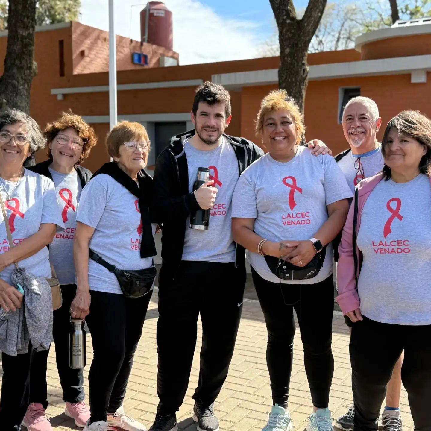 El intendente junto a integrantes de Lalcec Venado Tuerto.
