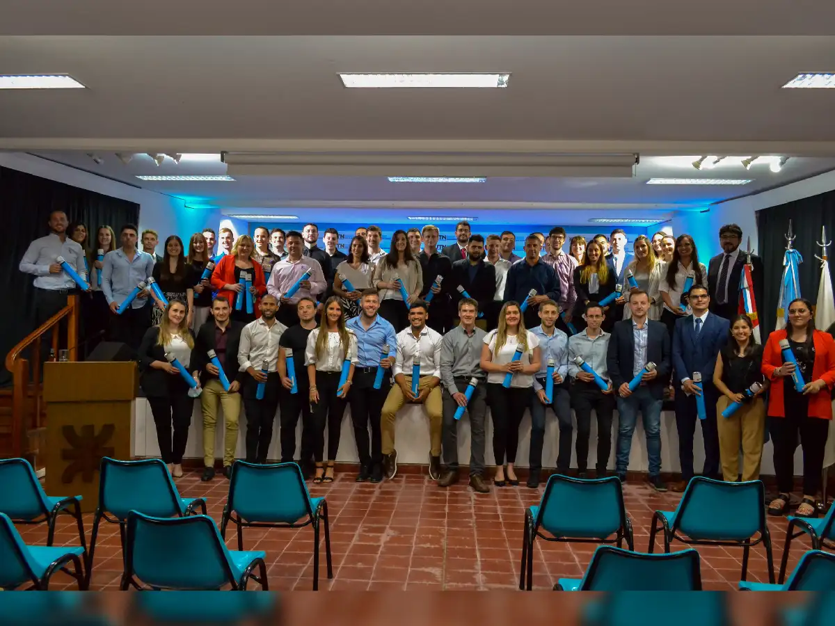 Más profesionales recibieron su título  en una nueva  colación de la UTN