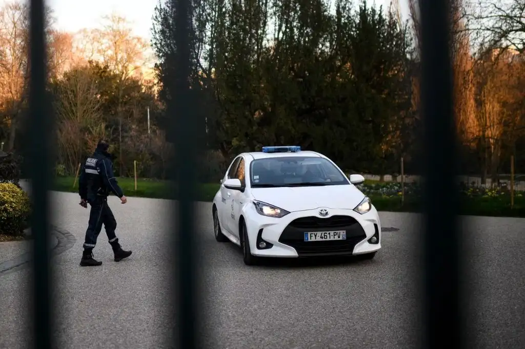 Macabro hallazgo en un parque de Paris: encontraron el cuerpo descuartizado de una mujer