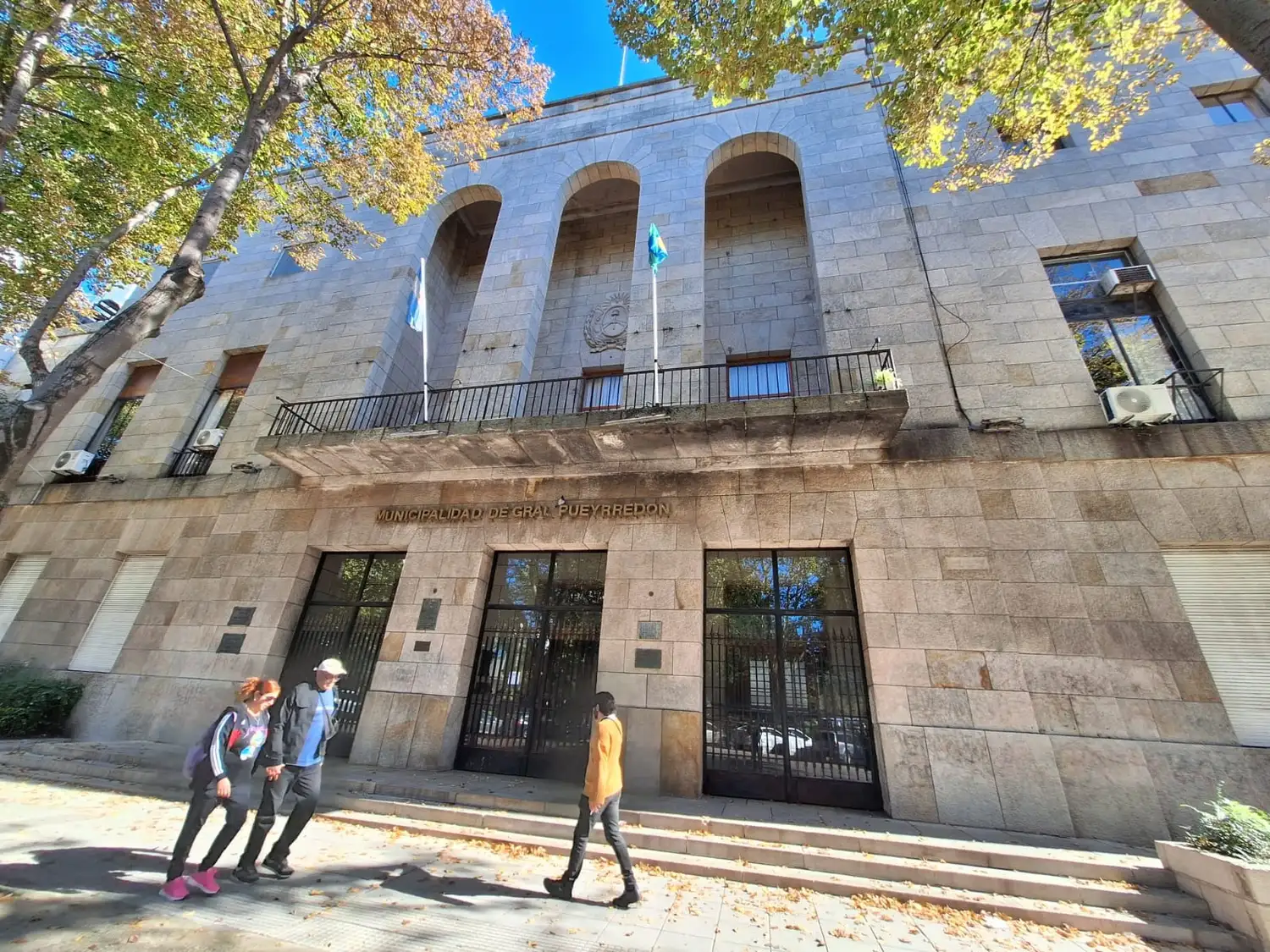 En paralelo, el Municipio también autorizó redeterminaciones de precios correspondientes a distintos certificados de obra emitidos durante 2025.