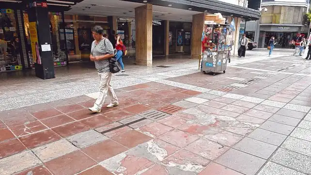 Comerciantes buscan reactivar la zona de la plaza Montenegro