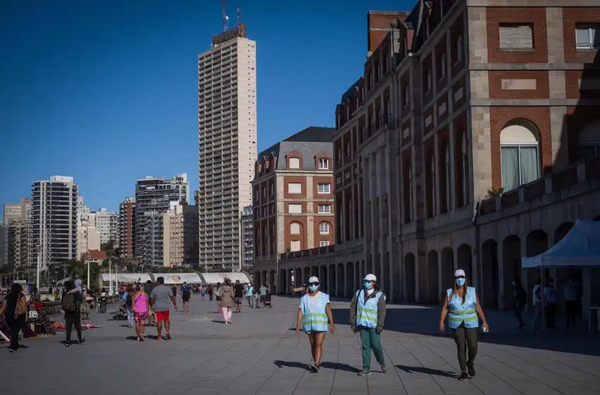 Vacaciones de invierno: "Los turistas no van a venir a tirar el barbijo por la ventana"