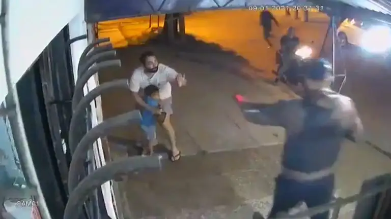 Ladrones disfrazados de policías apuntaron a un nene de tres años para robar