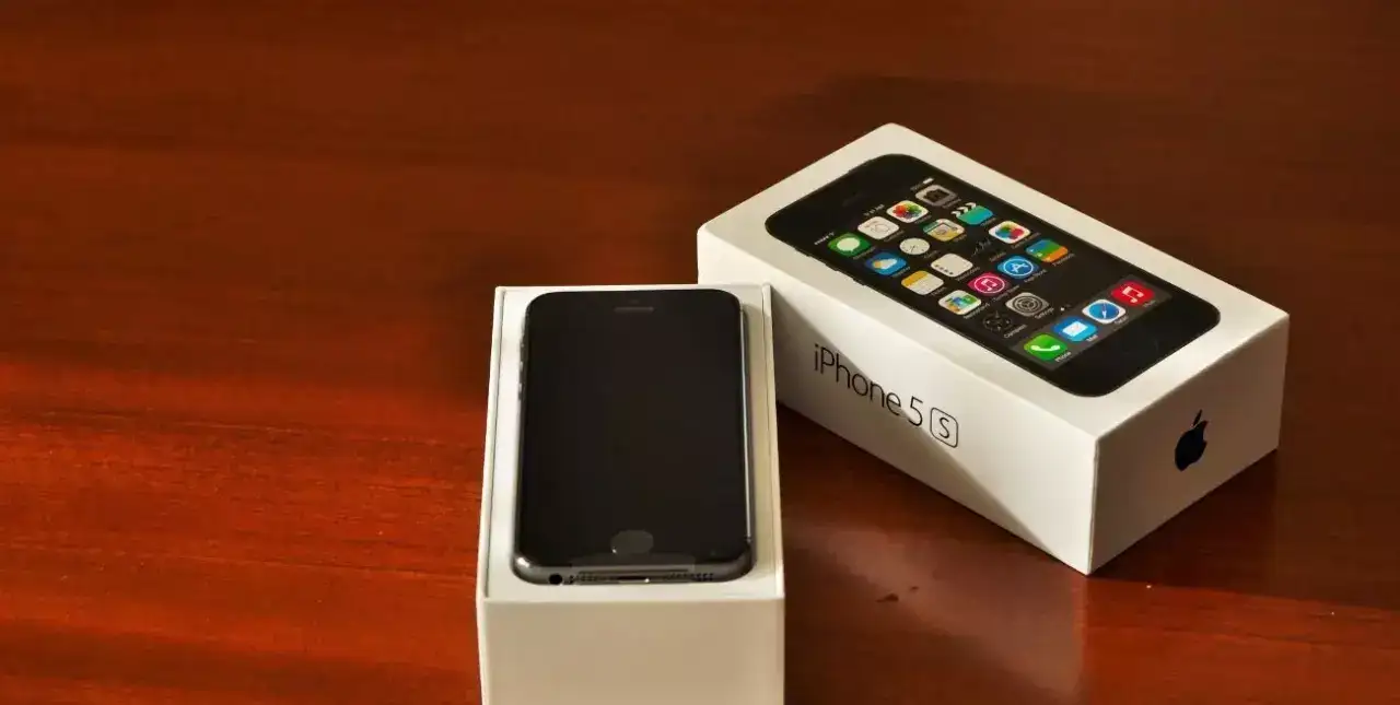 En India: una pareja vendió a su bebé para comprarse un iPhone con el deseo de ser influencers