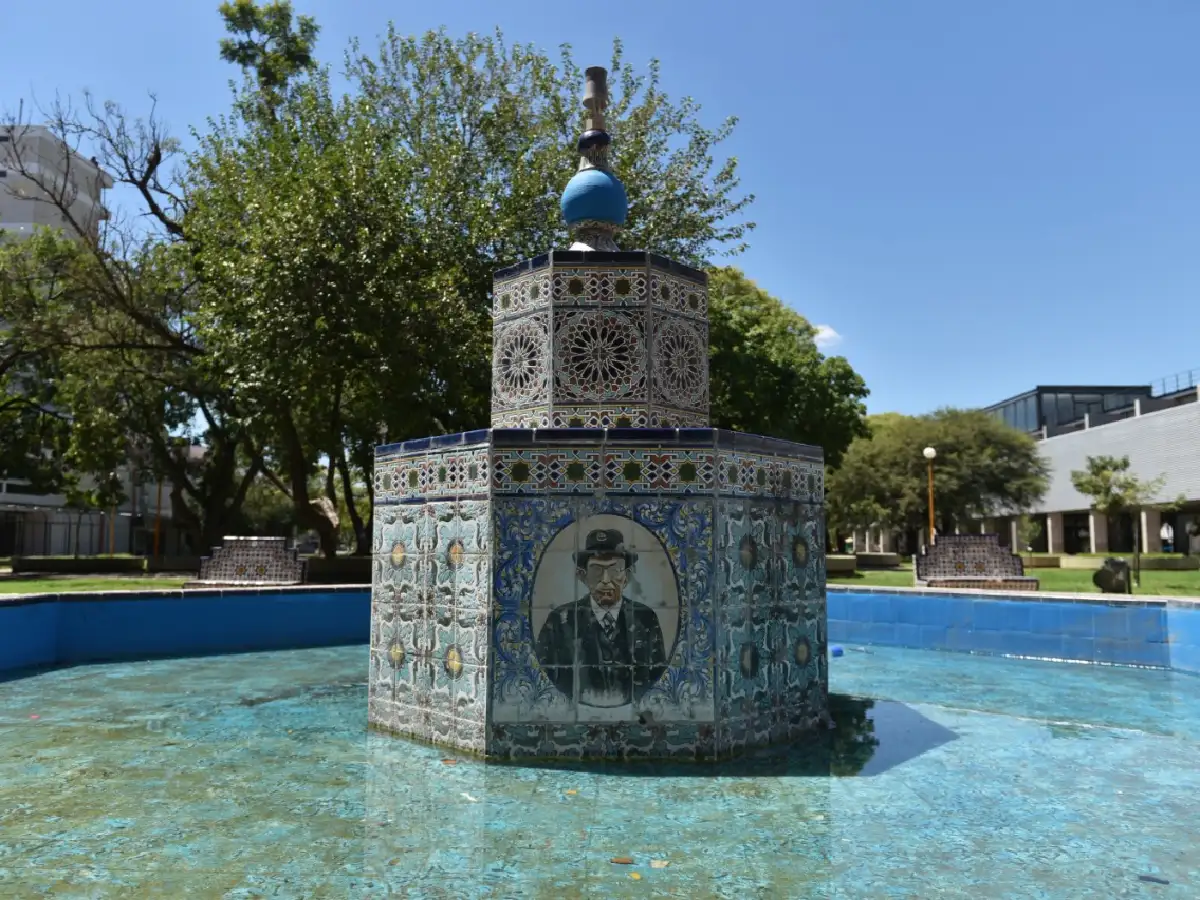 El hombre de la fuente que dejó su fortuna a los que más necesitan  