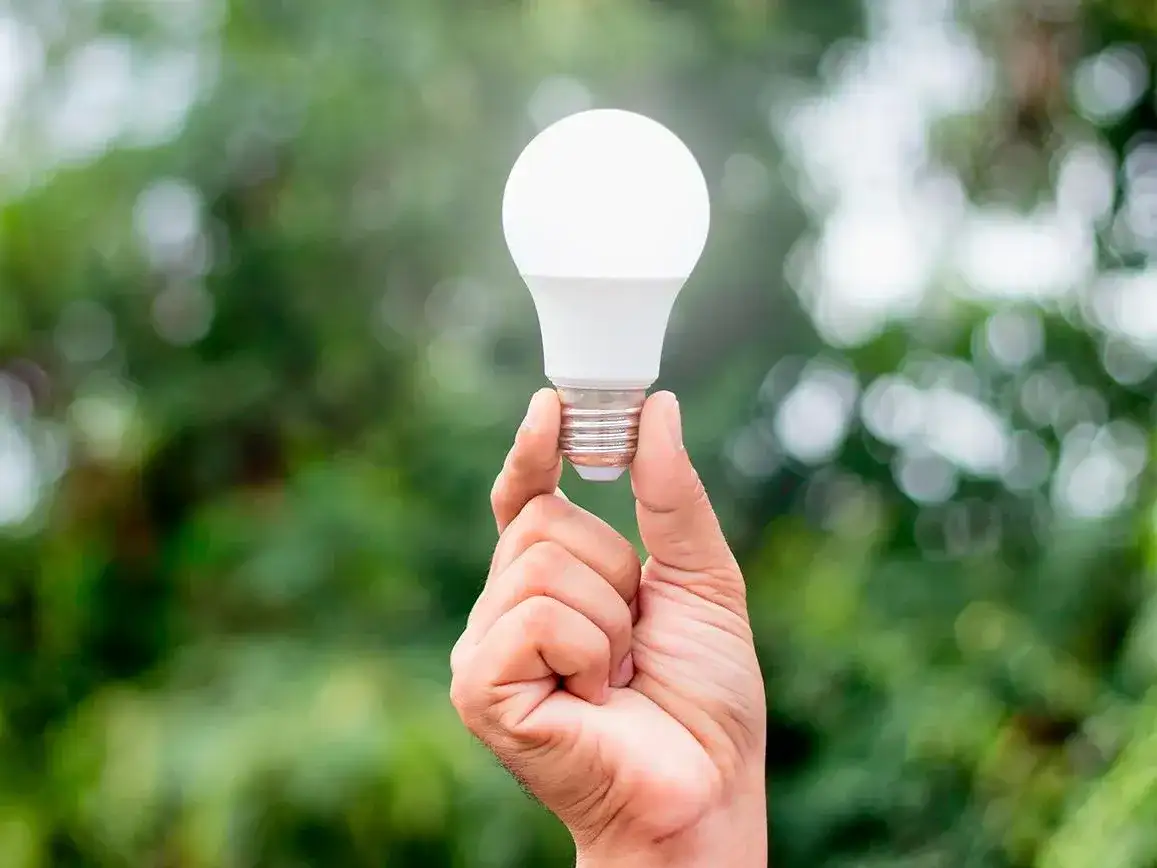 Cada 21 de octubre se conmemora el Día Mundial del Ahorro de Energía, una jornada que promueve el consumo responsable de electricidad y gas y el cuidado del medioambiente.