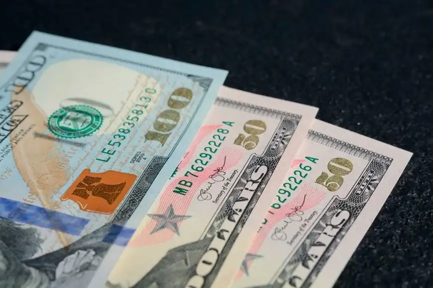 Fuerte suba del dólar blue en el inicio de la semana.