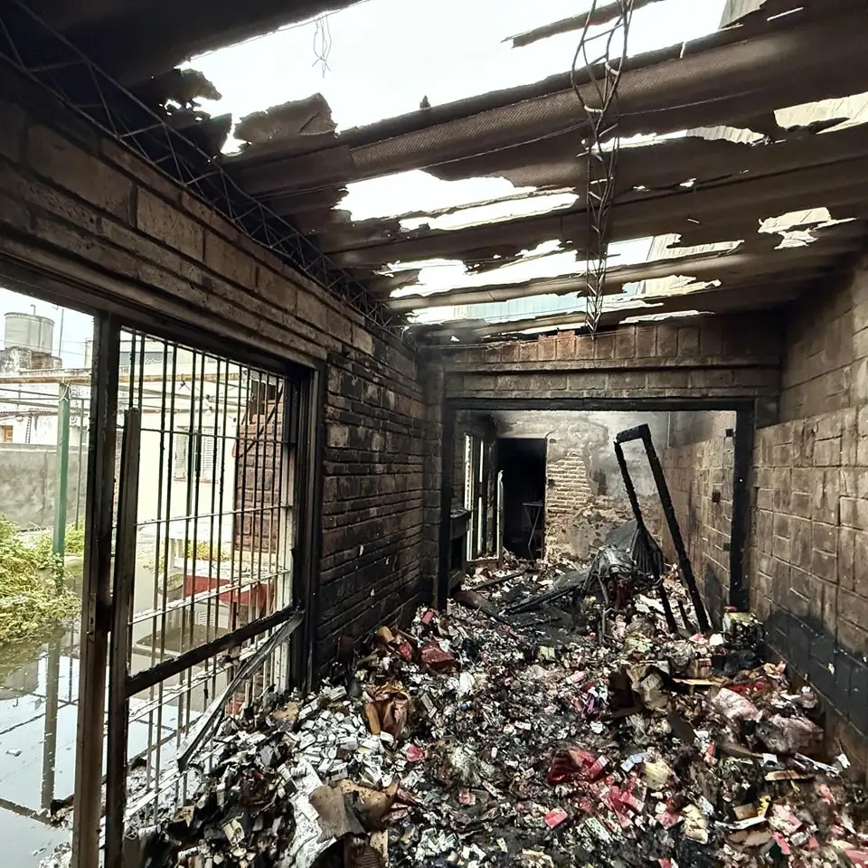 Incendio en barrio Roca: importantes daños en vivienda