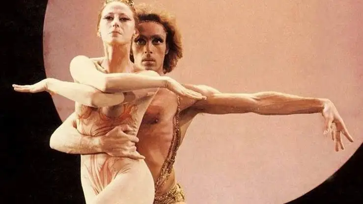 Cada 28 de febrero se conmemora en Argentina el Día del Bailarín, una fecha dedicada a recordar y valorar a quienes se desempeñan en el arte de la danza. Esta jornada fue establecida en honor al nacimiento de Jorge Donn, uno de los bailarines argentinos más destacados del siglo XX, cuya obra trascendió las fronteras del país.