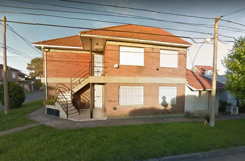 Ataron a una anciana de 96 años a una cama en un violento asalto