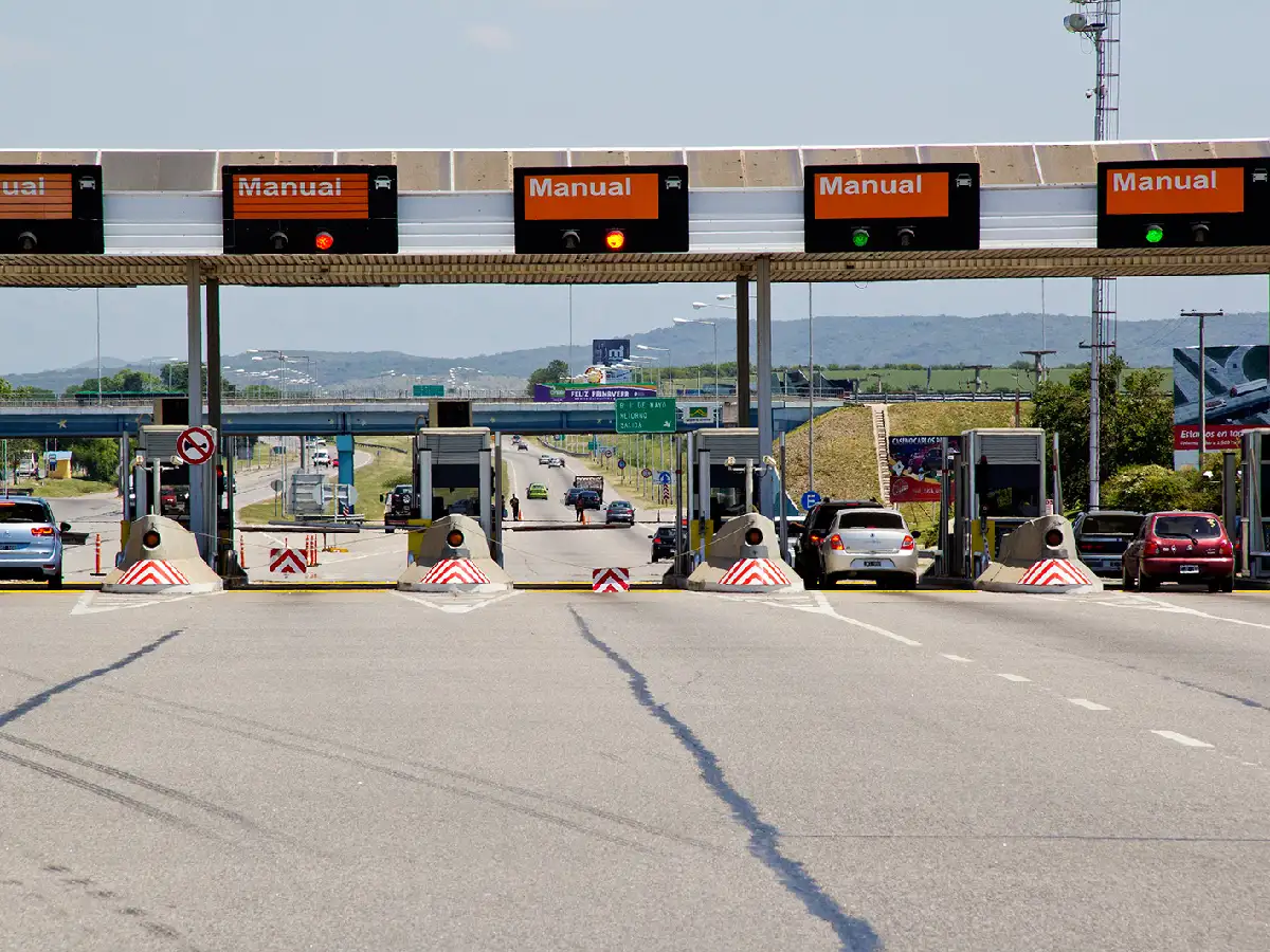 Peajes podrán pagarse con un único pase en rutas y autopistas de todo el país