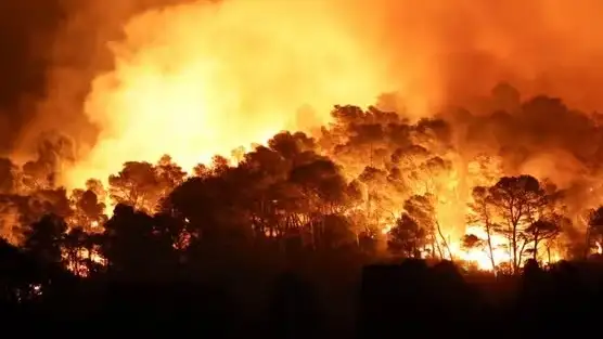 Incendios forestales azotan el sur de Europa: al menos tres muertos y miles de evacuados
