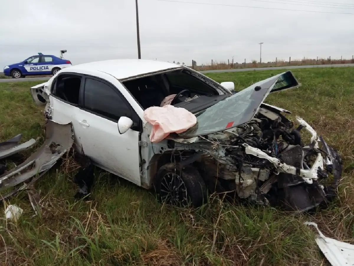Esquivó un pozo en la ruta 158 y  chocó de frente con un camión 