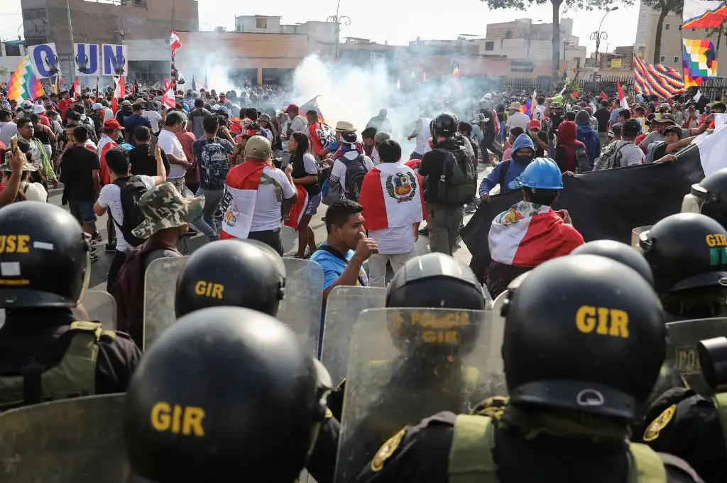 Crisis en Perú: la jornada del viernes dejó un muerto en Puno, pero las protestas en el país no se detienen